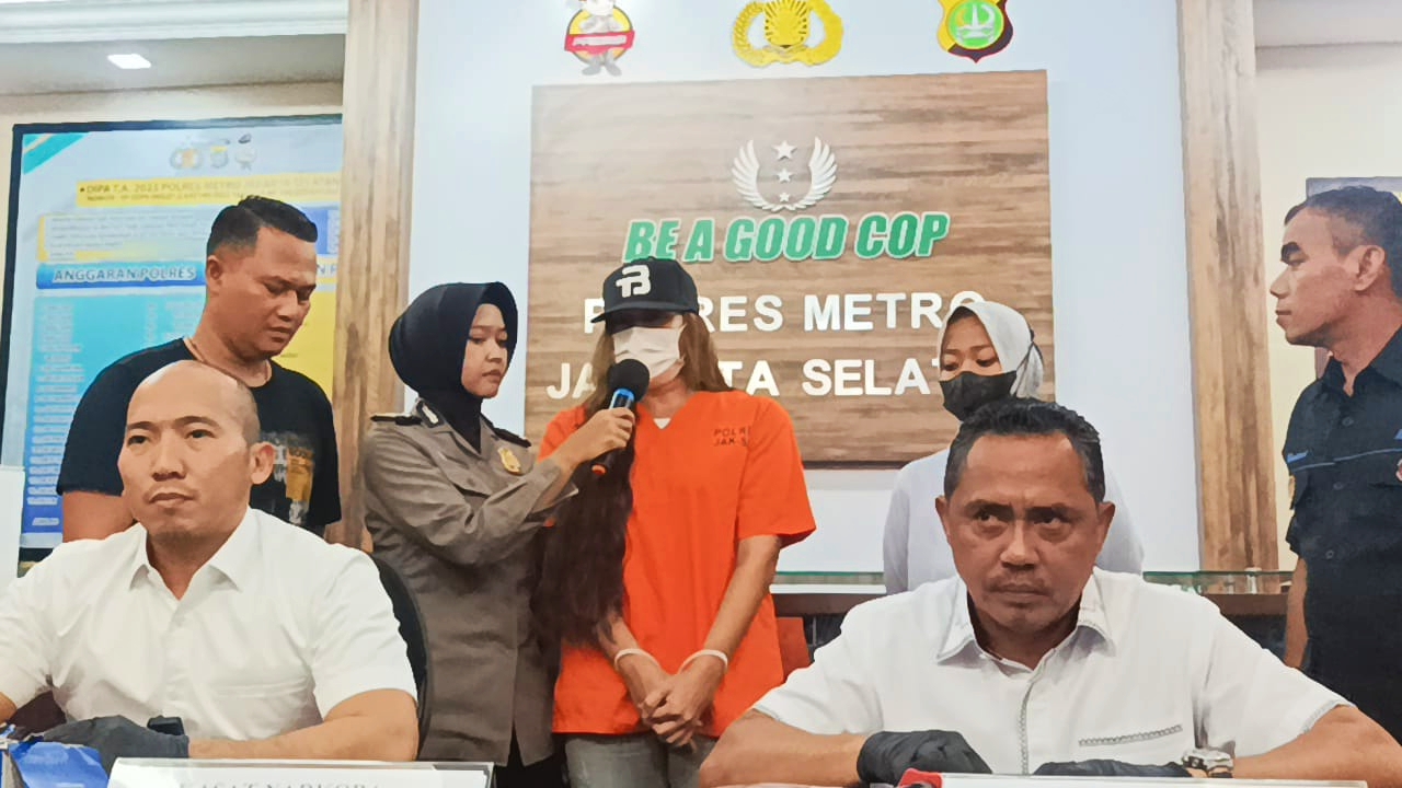 Aktris Karenina Anderson ditetapkan sebagai tersangka akibat menggunakan narkotika jenis ganja. - Image