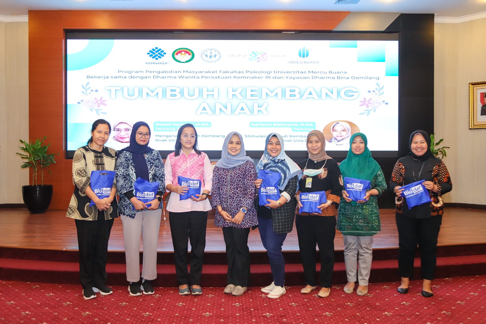 DW Kementerian Ketenagakerjaan bersama Yayasan Dharma Bina Gemilang dan Universitas Mercu Buana Jakarta, menggelar seminar parenting tumbuh kembang anak di ruang Tridharma Kemnaker, Jakarta. - Image