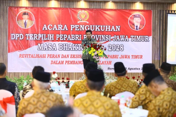 Wagub Emil Dardak menghadiri pengukuhan DPD Pepabri Provinsi Jawa Timur masa bhakti 2023-2028 di Gedung Pepabri Surabaya. - Image