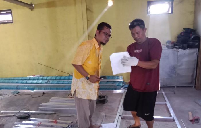 Pengusaha muda sukses Toto Surakhman (kiri) siap terjun ke dunia politik. - Image