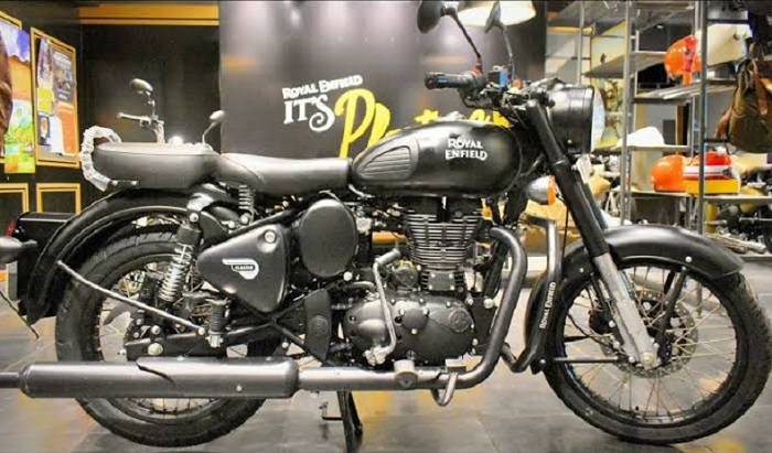 Sepeda motor klasik Royal Enfield.