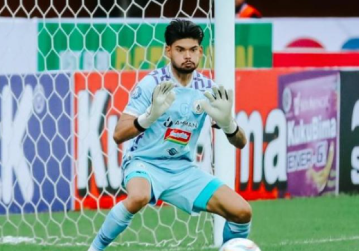 Kiper PSS Sleman asal Filipina Anthony Pinthus. - Image