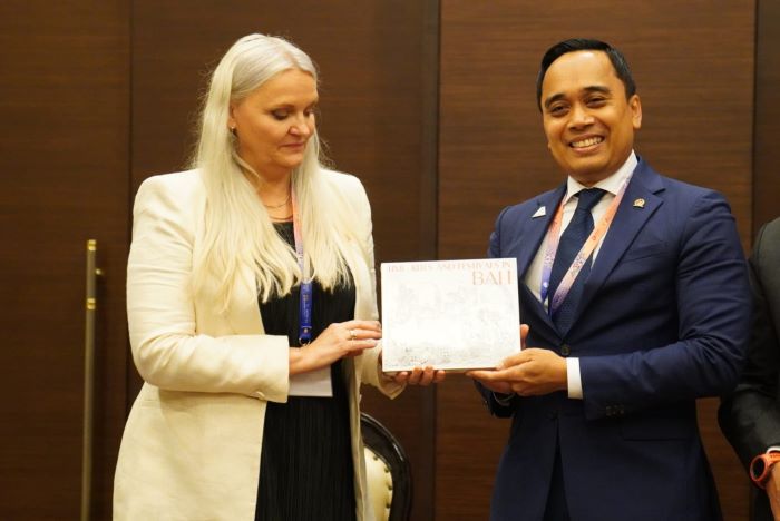 Ketua Desk Kerja Sama Regional BKSAP DPR Putu Supadma Rudana (kanan). - Image