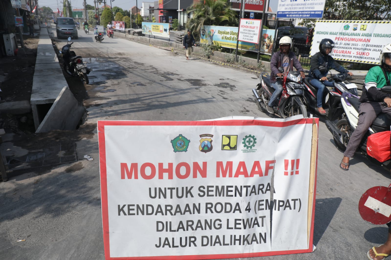 Betonisasi Jalan Geluran Taman - Suko Sidoarjo ditargetkan rampung akhir 2023. - Image