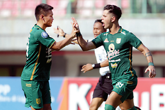 PENENTU KEMENANGAN: Sho Yamamoto (kiri) dan Bruno Moreira masing-masing mencetak satu gol ke gawang Bhayangkara FC di Stadion Patriot Candrabhaga, Bekasi, Jawa Barat, kemarin sore. - Image