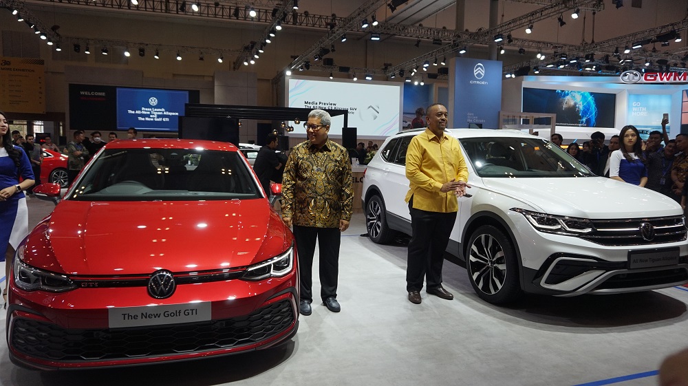 PT Garuda Mataram Motor (GMM), Agen Pemegang Merek (APM) Volkswagen di Indonesia, memperkenalkan dua model unggulannya yaitu The New Golf GTI dan The All New Tiguan Allspace di GIIAS 2023. - Image