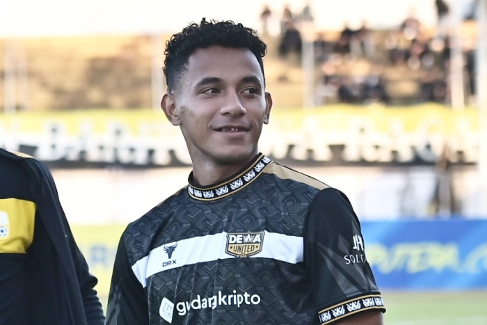 Theo Numberi optimistis meraih hasil positif bersama Dewa United kontra PSIS Semarang. - Image