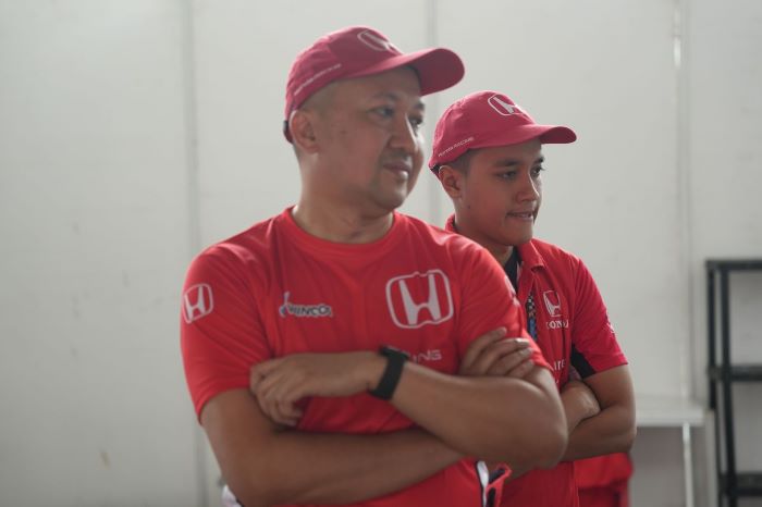 Pembalap Honda Racing Indonesia. - Image