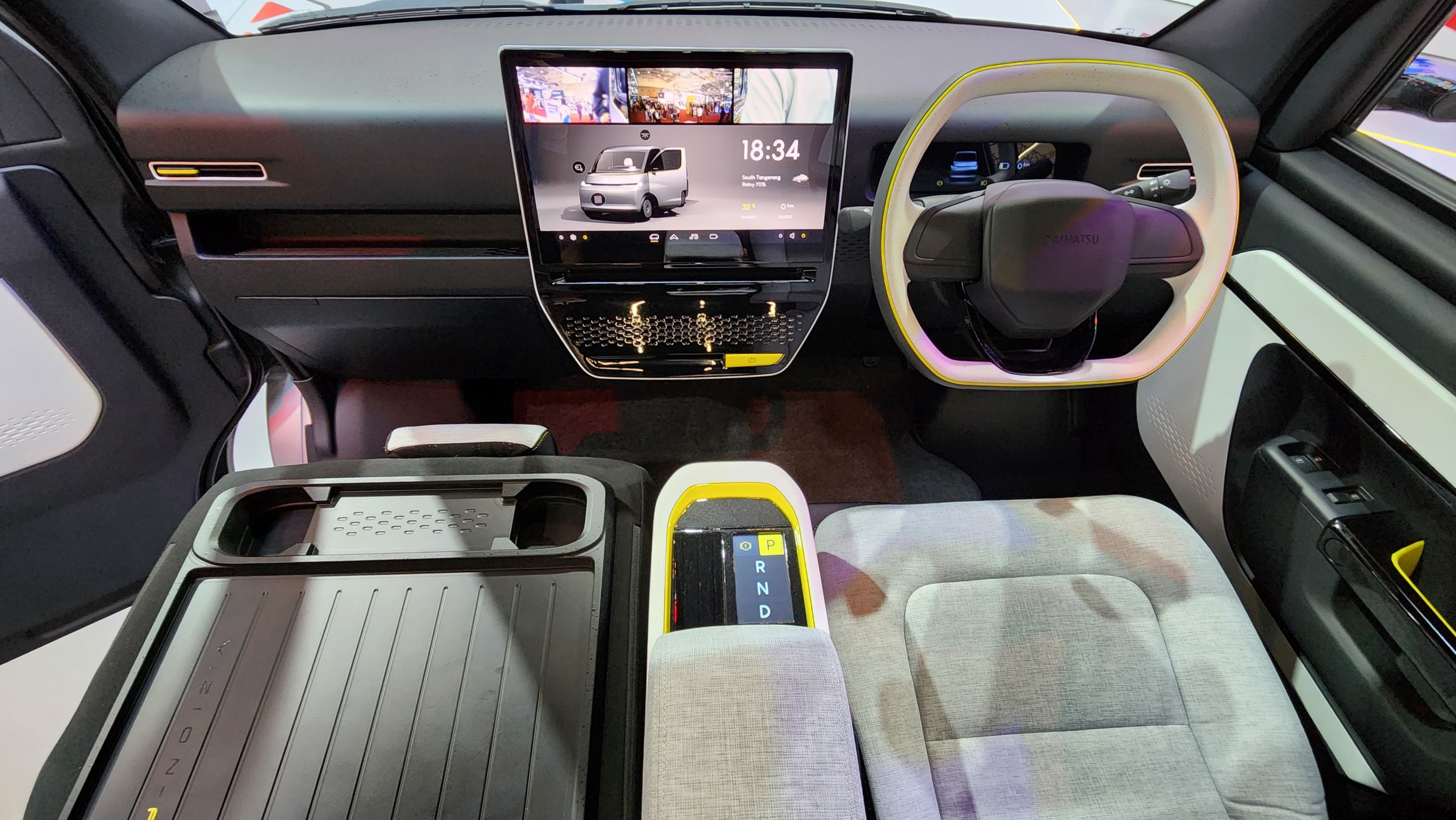 Interior Daihatsu Vizion-F yang tampil perdana di GIIAS 2023. - Image