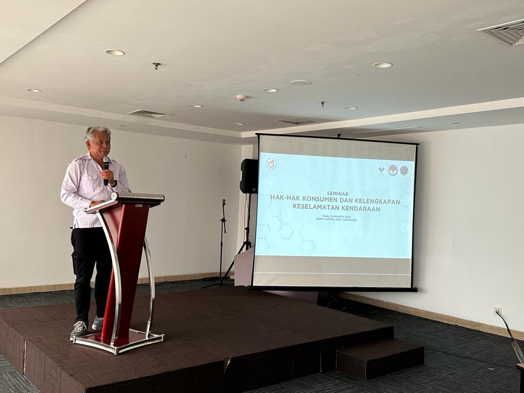 Investigator Senior KNKT Ahmad Wildan saat memberikan paparan terkait keselamatan berkendara yang digelar oleh Forum Wartawan Otomotif (Forwot) bersama PT VKTR Teknologi Mobilitas Tbk (VKTR). - Image