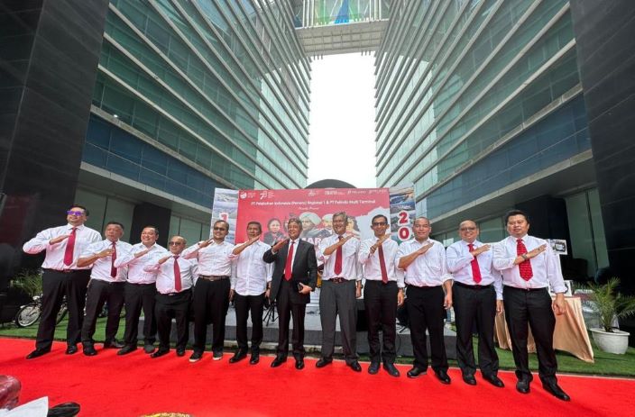 Pelindo Regional 1 dan PT Pelindo Multi Terminal (SPMT) memperingati HUT ke-78 RI, di Lapangan Grha Pelindo, Belawan-Medan. - Image