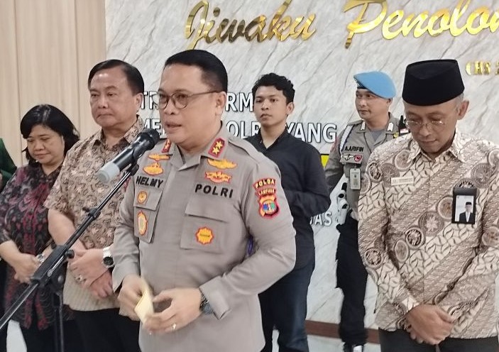 Kapolda Lampung Irjen Pol Helmy Santika saat memberikan keterangan di Lampung, Rabu (23/8). - Image