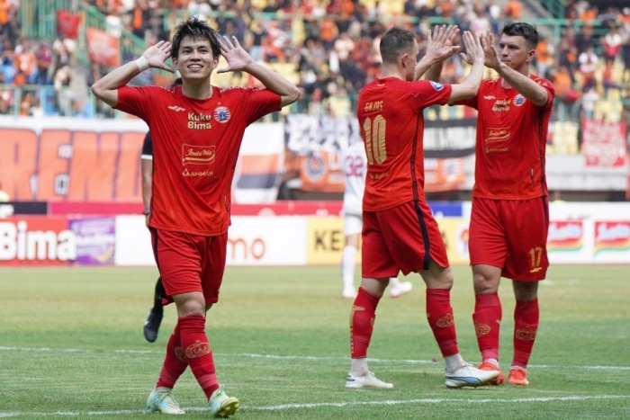 Tiga legiun Persija Jakarta diharapkan Thomas Doll dapat tampil lebih menyerang saat menghadapi Dewa United, Jumat (25/8). - Image