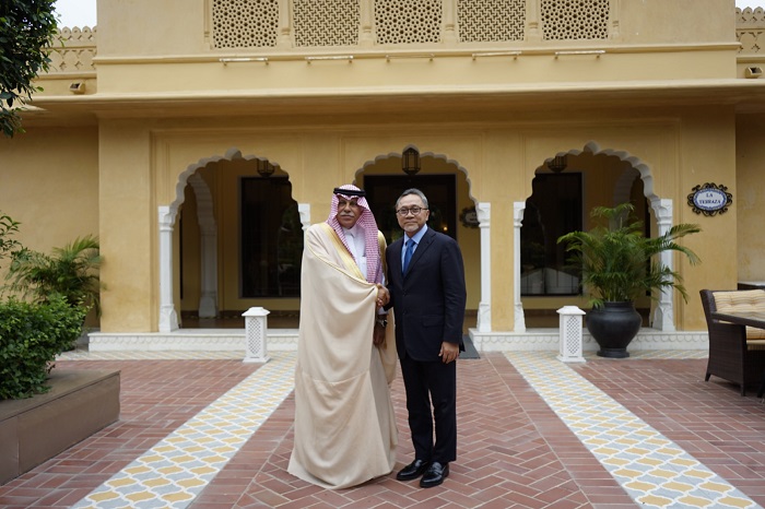 Mendag RI Zulkifli Hasan bersama Mendag Uni Emirat Arab (UEA) Dr. Thani bin Ahmed Al Zeyoudi. - Image