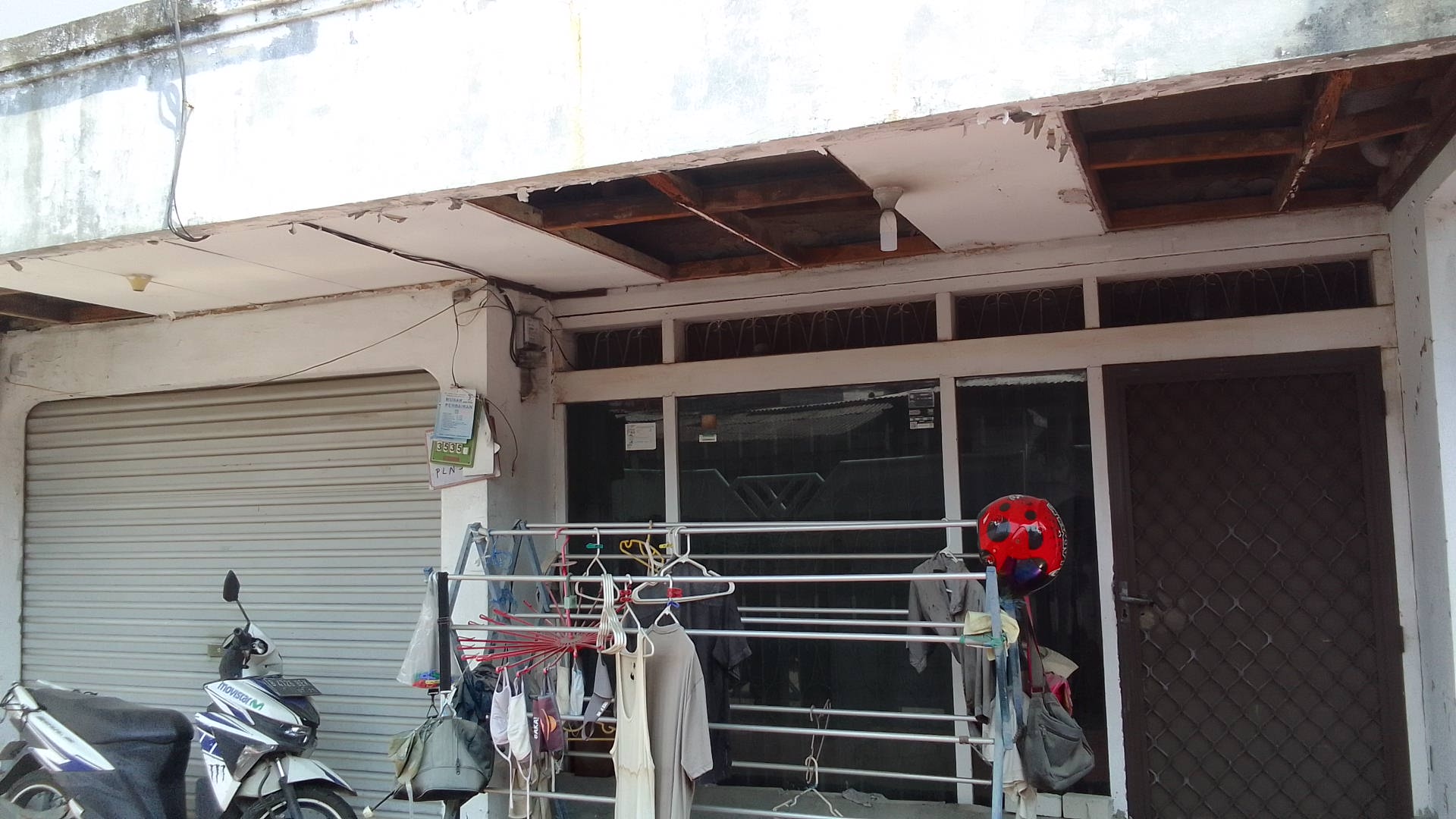 Rumah Sugianto Bratawijaya, 65, ditemukan tewas dalam keadaan membusuk di kediamannya daerah Kebon Jeruk, Jakarta Barat (Royyan/JawaPos.com) - Image