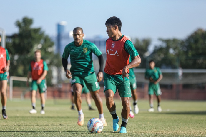 Song Ui-yong memiliki keinginan membawa Persebaya Surabaya meraih kemenangan atas Borneo FC sebelum pulang membela timnas Singapura. (persebaya.id) - Image