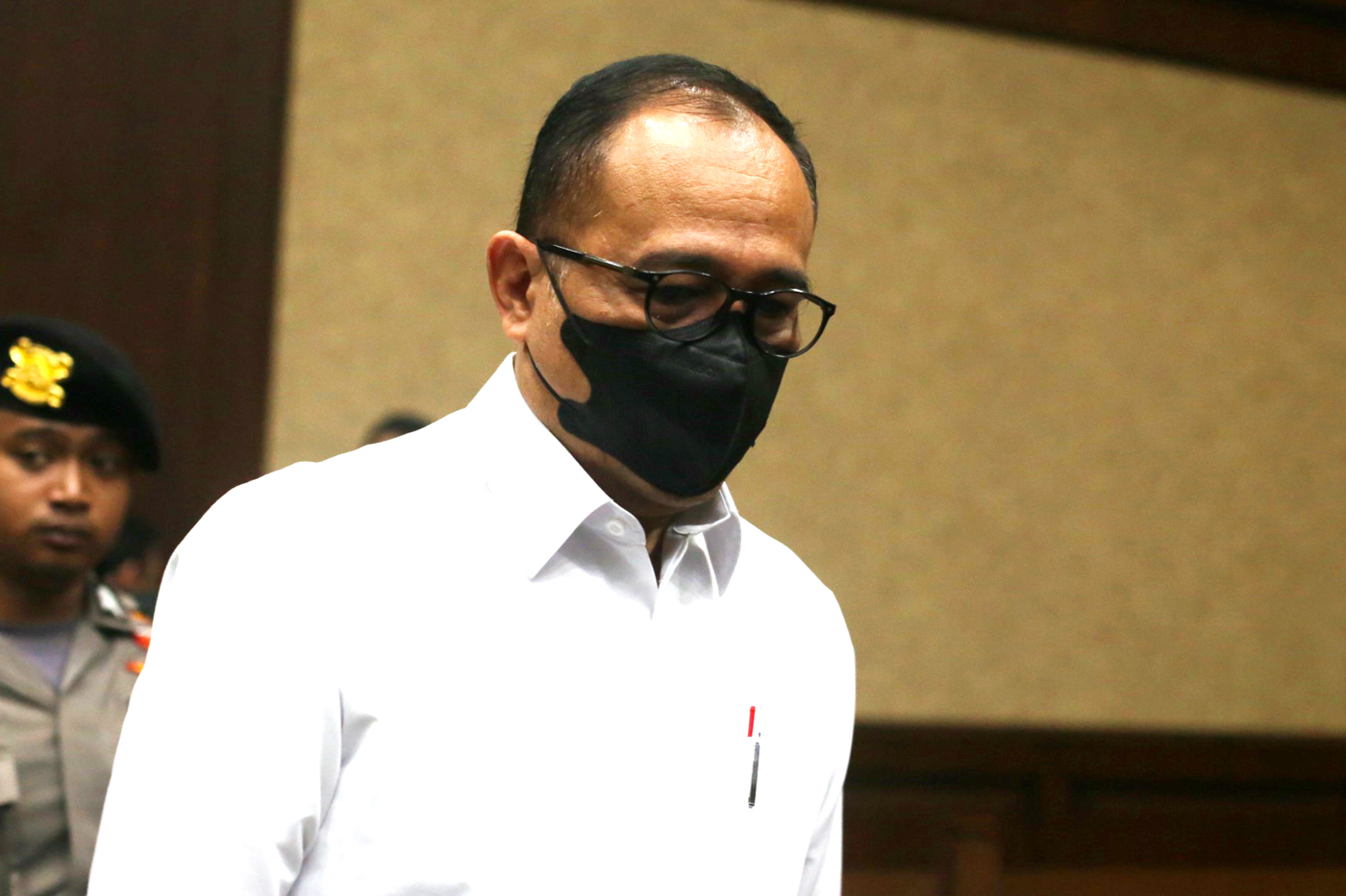 Terdakwa mantan pejabat Ditjen Pajak Kementerian Keuangan Rafael Alun Trisambodo mengikuti sidang dakwaan pada kasus TPPU-Gratifikas di Pengadilan Tipikor Jakarta, Rabu (30/8/2023). - Image