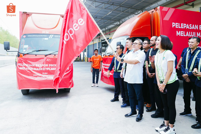 Mendag Zulkifli Hasan meresmikan gudang eskpor baru Shopee di Cengkareng, Jawa Barat - Image