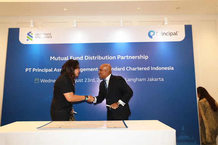 Kerjasama PT Principal Asset Management Indonesia da Standard Chartered Indonesia dalam penyedia produk dan layanan wealth management. - Image