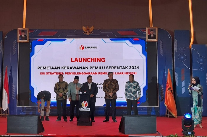 Bawaslu RI meluncurkan indeks kerawanan pemilu di Hotel Mercure Harmoni, Jakarta kamis (31/8). - Image
