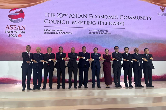 Menteri Koordinator Bidang Perekonomian Airlangga Hartarto memimpin rangkaian The 23rd ASEAN Economic Community Council (AECC) Meeting - Image