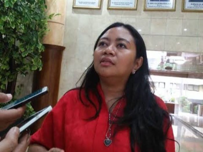 Anggota DPRD Jatim dari Fraksi PDI Perjuangan Agatha Retnosari. - Image