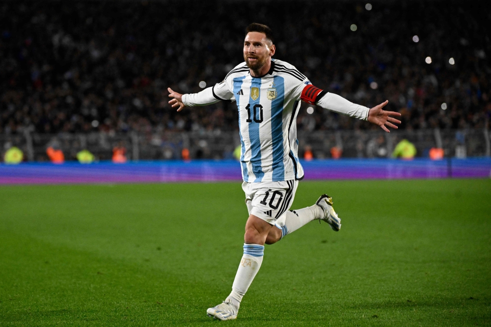 Lionel Messi mengantarkan Argentina menang tipis 1-0 atas Ekuador pada kualifikasi Piala Dunia 2026 di El Monumental, Buenos Aires, Jumat (8/9) pagi WIB. - Image