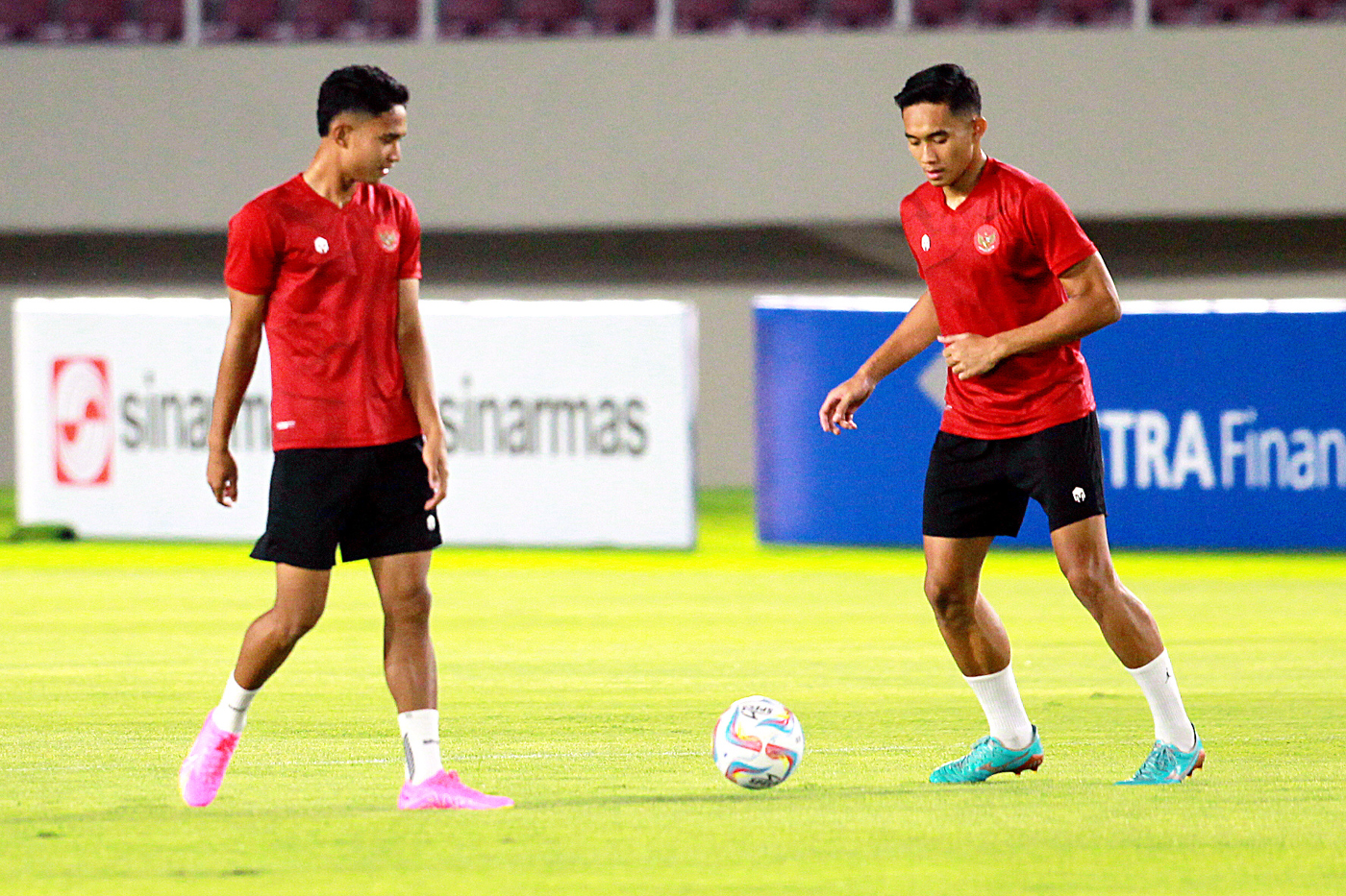 Pemain Timnas U-23 berhasil menang 9-0 atas Taiwan di Grup K Kualfikasi Piala Asia U-23 di Stadion Manahan Solo, Sabtu (9/9). - Image