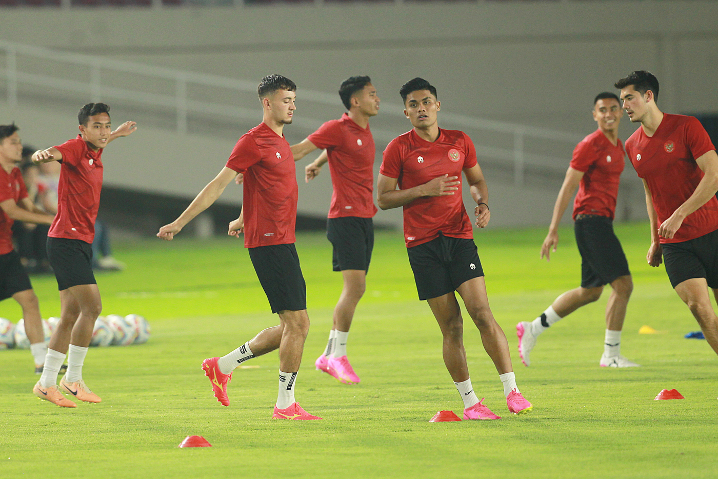 Ilustrasi para pemain Timnas U-23 saat mengikuti sesi latihan di Stadion Manahan, Solo, Jumat (8/9/2023). - Image