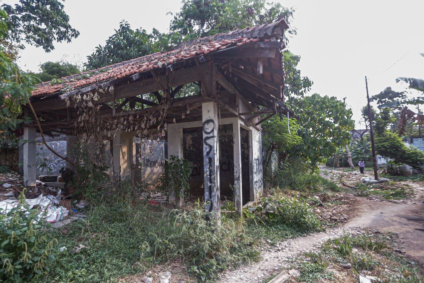 Salah satu bangunan terbengkalai di Kampung Mati Vietnam, di kawasan Jakarta Timur. - Image
