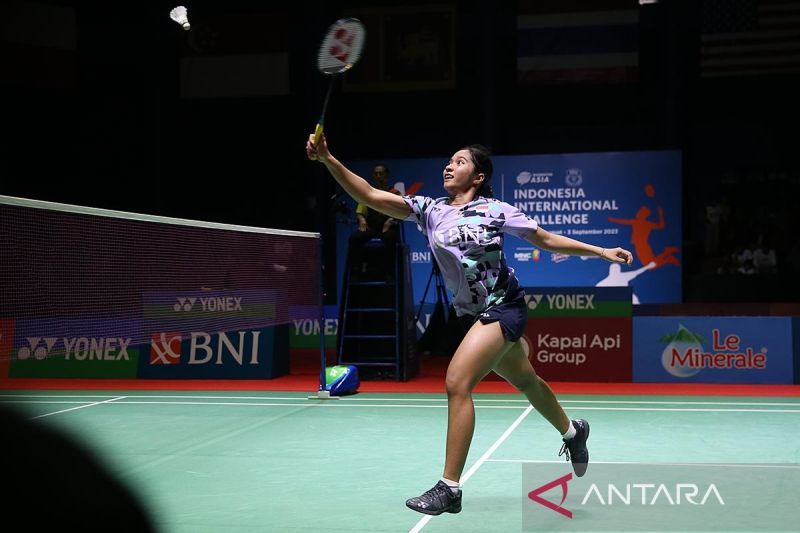 Ester Nurumi Tri Wardoyo saat bertanding Partai Final Tunggal Putri di kejuaraan Xpora Indonesia International Challenge di GOR Bulutangkis Pancing Medan, Minggu (3/9/2023). ANTARA - Image