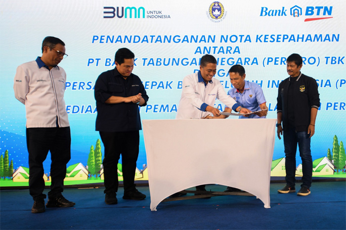 Penandatanganan Nota Kesepahaman antara BTN dengan PSSI terkait Penyediaan dan Pemanfaatan Jasa Layanan Perbankan, di Sidoarjo, Jawa Timur. - Image