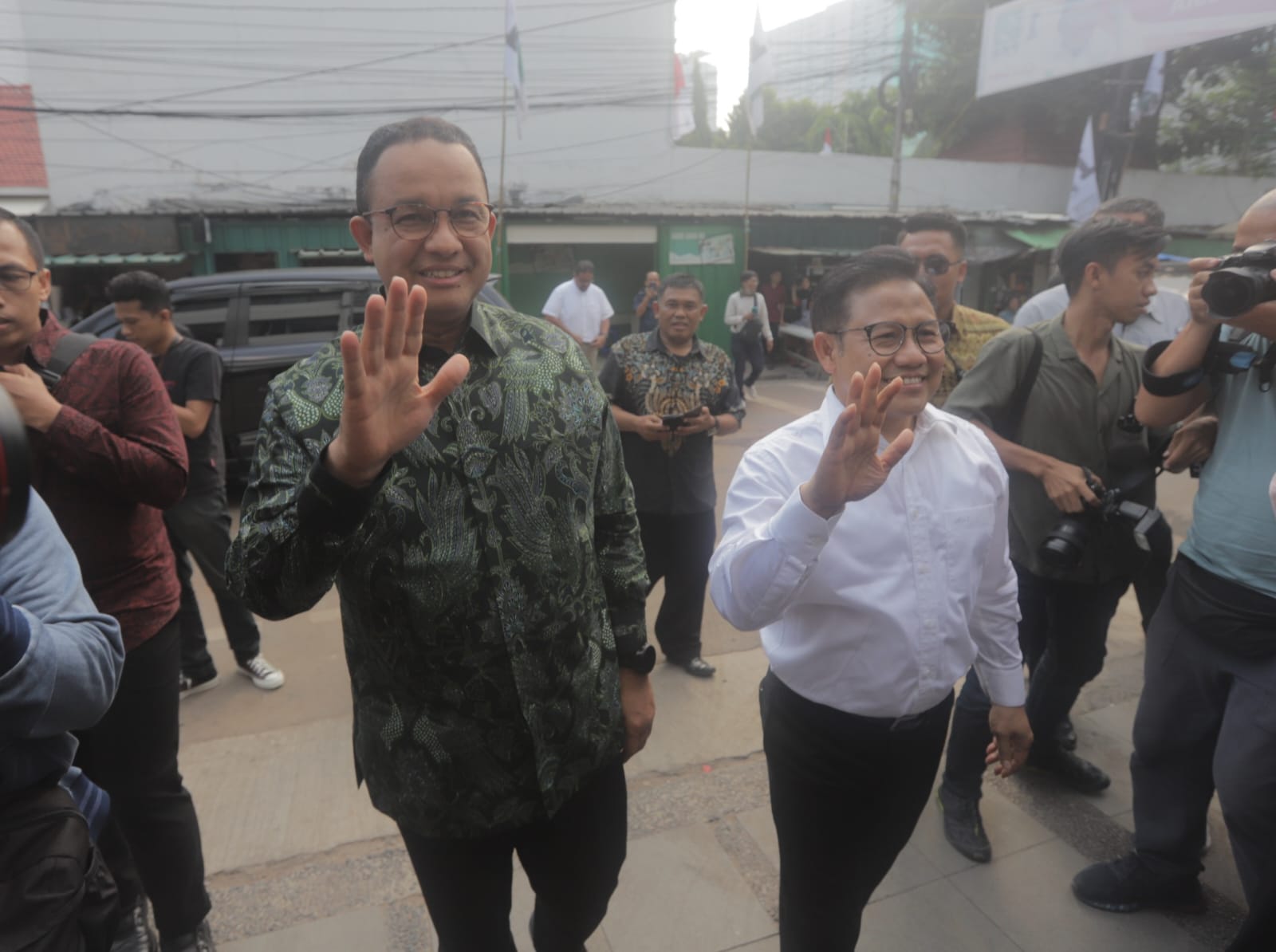 Bakal capres Koalisi Perubahan Anies Baswedan menceritakan salah satu kebijakan yang mendapat penentangan keras dari kelas menengah ke atas. - Image