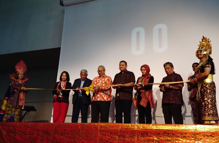 Diaspora Indonesia yang tergabung dalam Yayasan Kreatif Senggol Indonesia gelar Festival Pasar Senggol Turkiye di Eyüp Sultan Kültür Merkezi, Istanbul, Turkiye. - Image