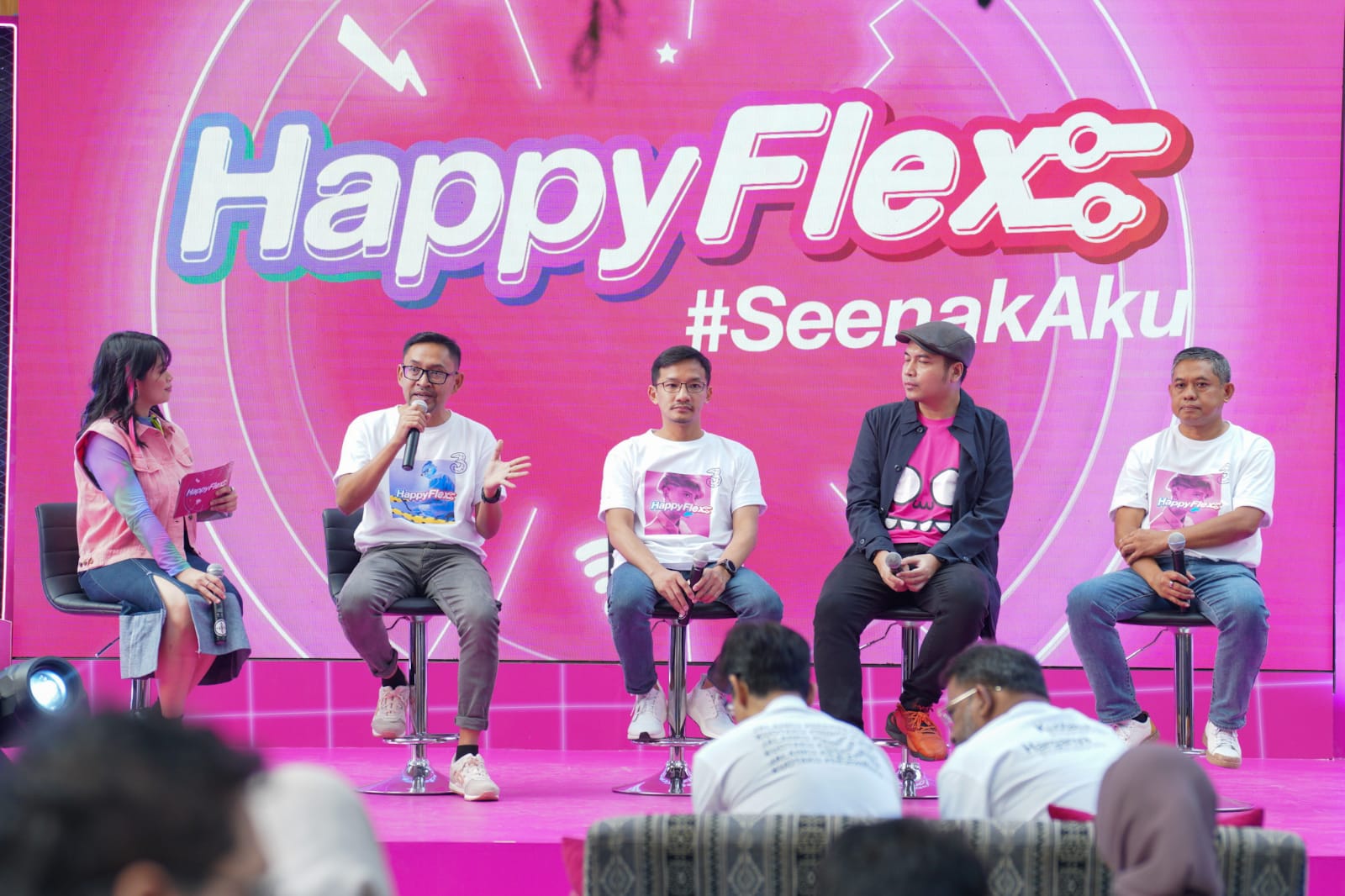 Peluncuran paket HappyFlex Tri di Jakarta, Rabu (13/9) malam. - Image