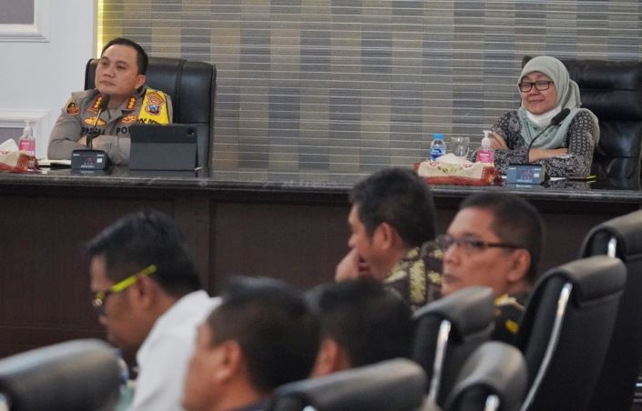 Polrestabes Surabaya gelar pra rakor pengamanan jelang pertarungan derby klasik Persebaya vs Arema pada Kamis (14/9). - Image