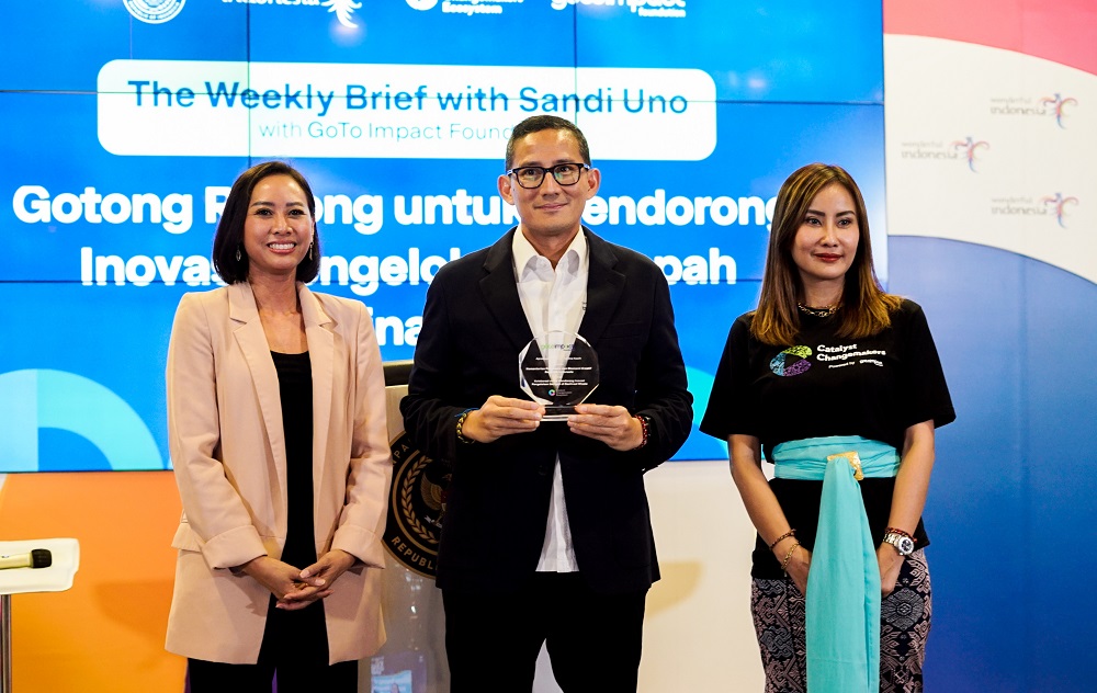 Pengumuman kerja sama GoTo dan Kemenparekraf untuk mengatasi persoalan sampah di tempat wisata dihadiri langsung oleh Menparekraf Sandiaga Uno. - Image