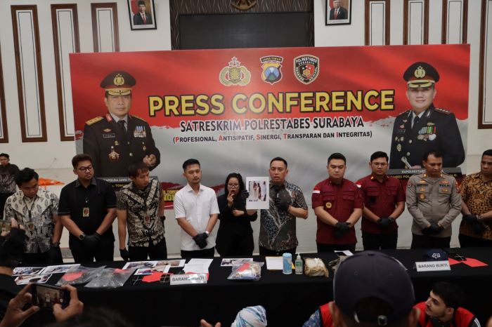 Polrestabes Surabaya bekuk pencuri sindikat asal Pakistan. - Image