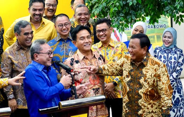 Ketua Umum Partai Amanat Nasional (PAN) Zulkifli Hasan melakukan Pertemuan dengan para Ketua Umum Partai Koalisi Indonesia Maju (KIM) di Kantor DPP Partai Golkar, Kemanggisan, Jakarta Barat. - Image
