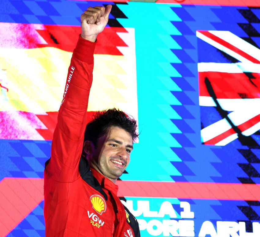 Carlos Sainz Jr mematahkan dominasi Red Bull musim ini di Formula 1 GP Singapura. - Image