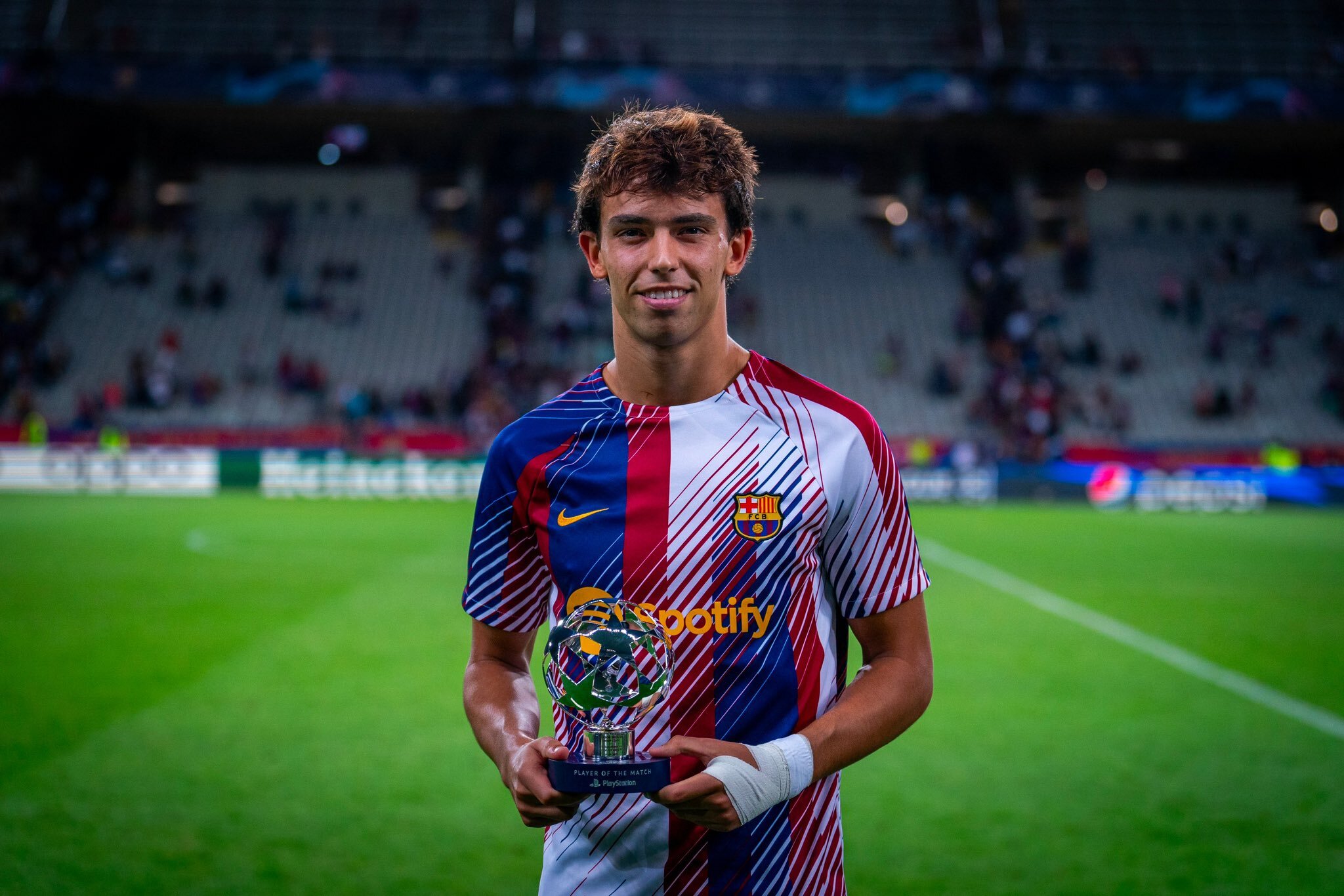 Selebrasi Joao Felix setelah melesatkan bola ke sarang gawang Royal Antwerp pada putaran pertama UEFA Champions League, Rabu 20 September 2023 (X/@fcbarcelona).