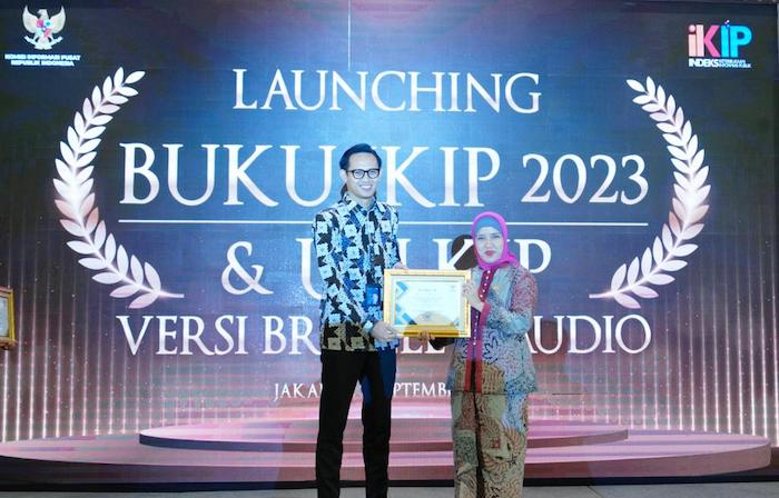 PT Dana Tabungan dan Asuransi Pegawai Negeri (Persero) atau biasa diseput Taspen diganjar penghargaan dari KIP. - Image