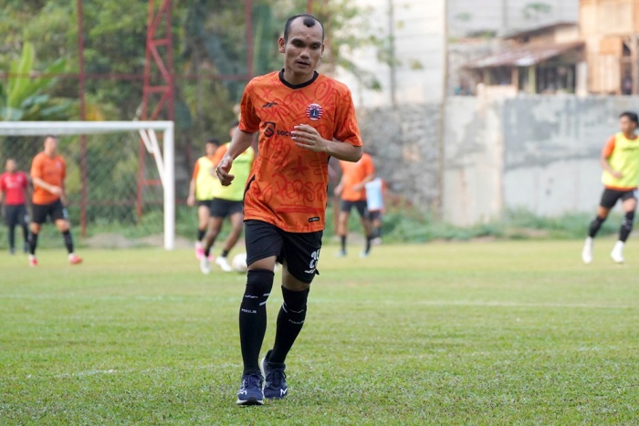 Riko Simanjuntak sudah menjalani latihan bersama Persija Jakarta. Dia diyakini dapat diturunkan saat menghadapi Bali United, Minggu (24/9). - Image