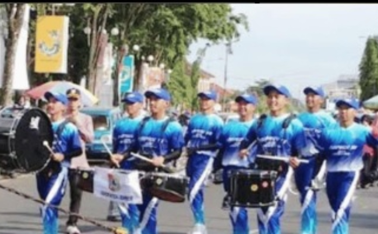 Marching Band yang pernah dilaksanakan di Kabupaten Jember, Jawa Timur. Sumber foto : akun instagram @hendy_siswanto. - Image
