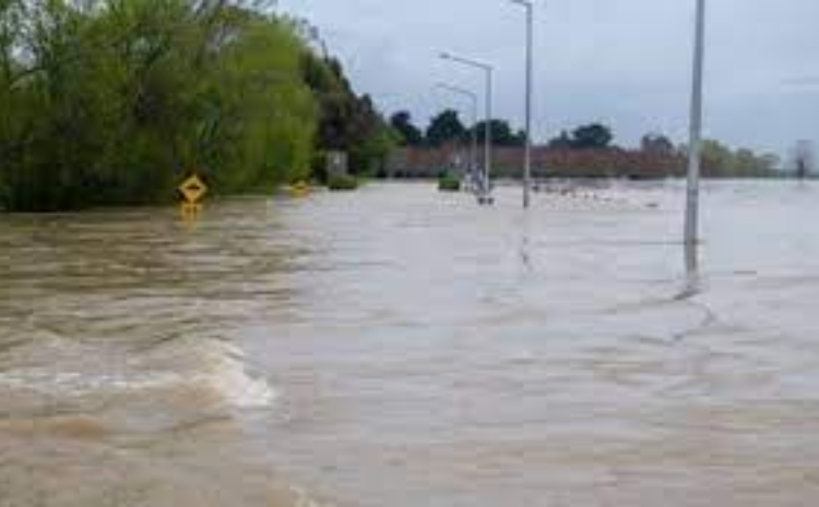 Queenstown telah mengumumkan keadaan darurat setelah banjir, menutup jalan-jalan dan diperkirakan akan terjadi lebih banyak kerusakan./Dewan Distrik Gore - Image