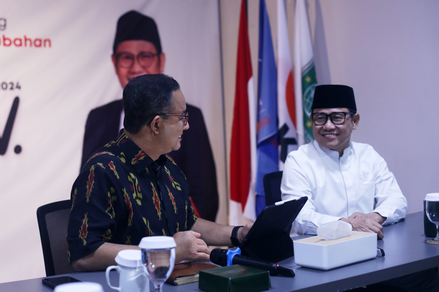Bakal Calon Presiden Anies Baswedan dan Bakal Calon Wakil Presiden Muhaimin Iskandar saat Rapat Koalisi Perubahan untuk membahas Kelompok Kerja (Pokja) Pemenangan Anies Baswedan dan Muhaimin Iskandar, di Brawijaya, Jakarta Selatan. - Image