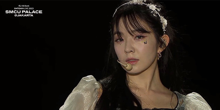 Irene Red Velvet saat tampil di SMTOWN Live 2023 SMCU Palace Jakarta. - Image