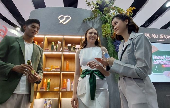 Peau Jeune Beaute, merek lokal produk skincare, menyita perhatian beauty enthusiast pada pameran produk kecantikan The Girl Fest di TP 3 lantai 6. - Image