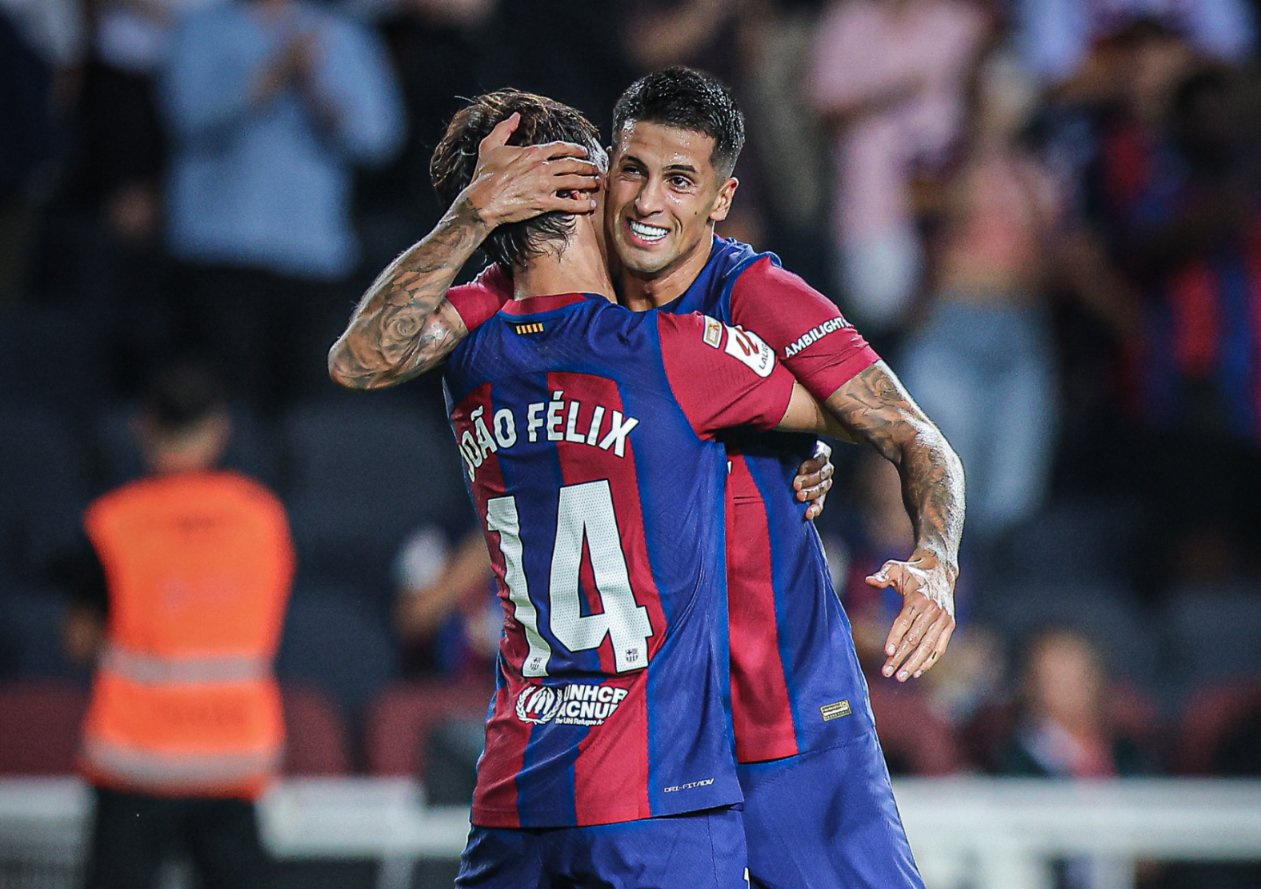 Duo rekrutan Barcelona anyar asal Portugal, Joao Felix dan Joao Cancelo (Eric Verhoeven/Soccrates). - Image