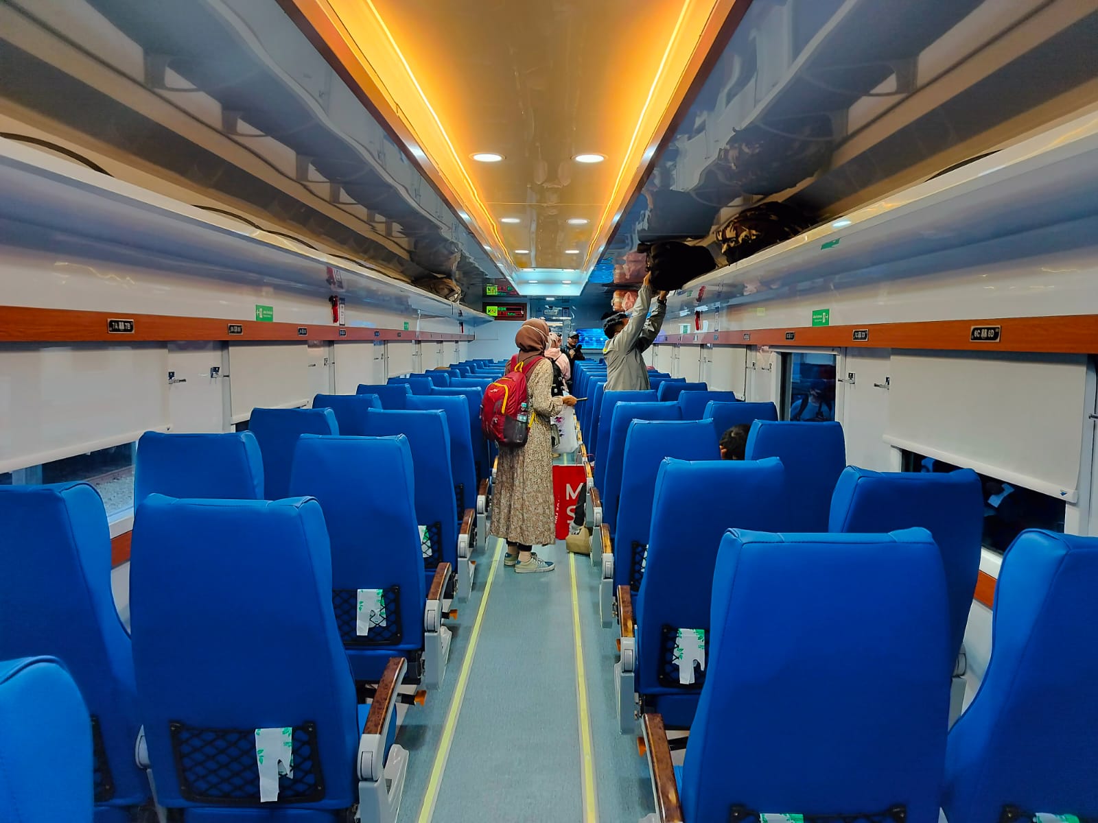 Pemandangan Interior Kereta Api Ekonomi Yang Terlihat Makin Mewah./PT KAI./kai.id/information/ - Image